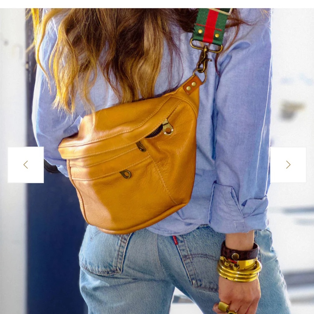 Parker Thatch Cross Your Heart bag, strap included
